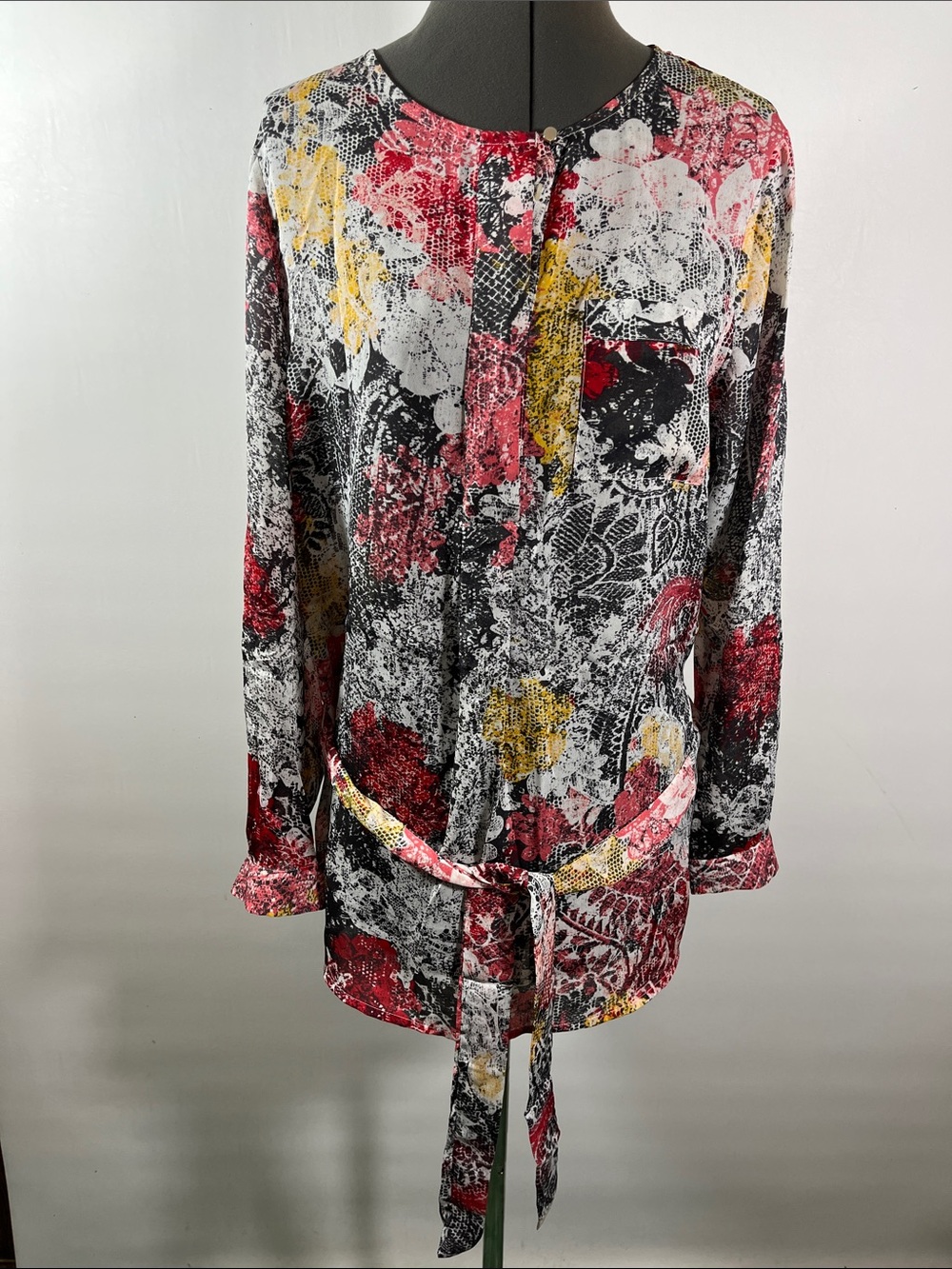 Liz Claiborne Floral Print Long-Sleeve top /Tunic with Tie Belt Size M